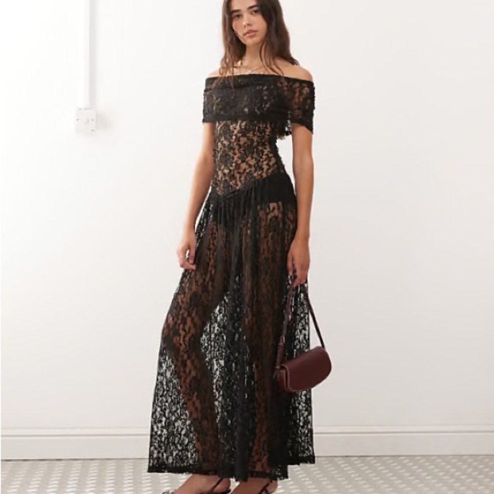 Lioness lace maxi dress - Picture 2 of 6